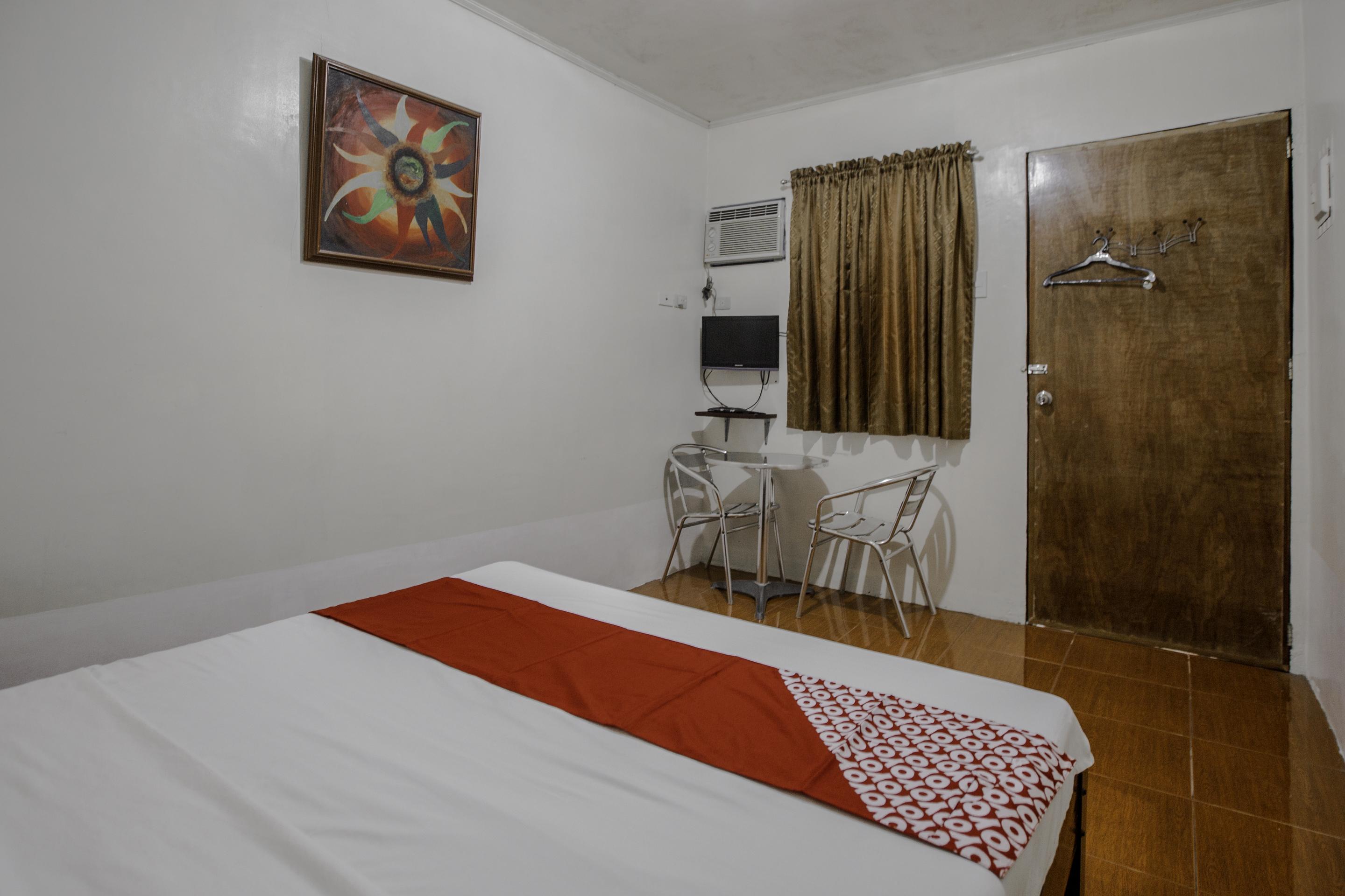 Oyo 741 Sierra Travellers Hotel 3*