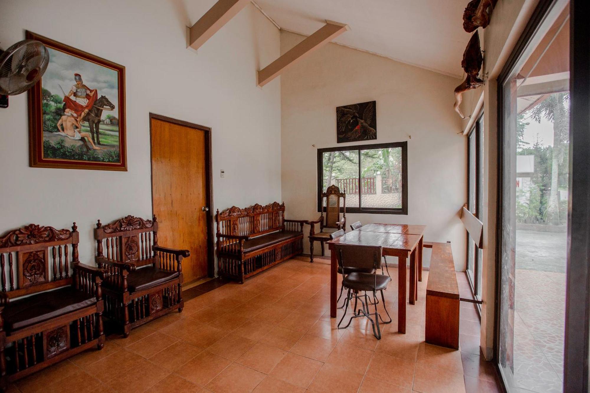 Oyo 741 Sierra Travellers Hotel 3*